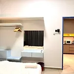 Summer House-Atlantis Residence